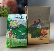 Taiwan Da Yu Ling Mountain Oolong Tea 150 g 5 Oz hand picked tea leaves.