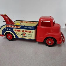 Vintage Wyandotte Die Cast Emergency Service Truck