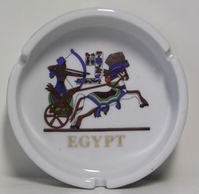 EGYPT ASHTRAY Depicts CHARIOT Egyptian Souvenir 4.5" diameter White & Gold EX