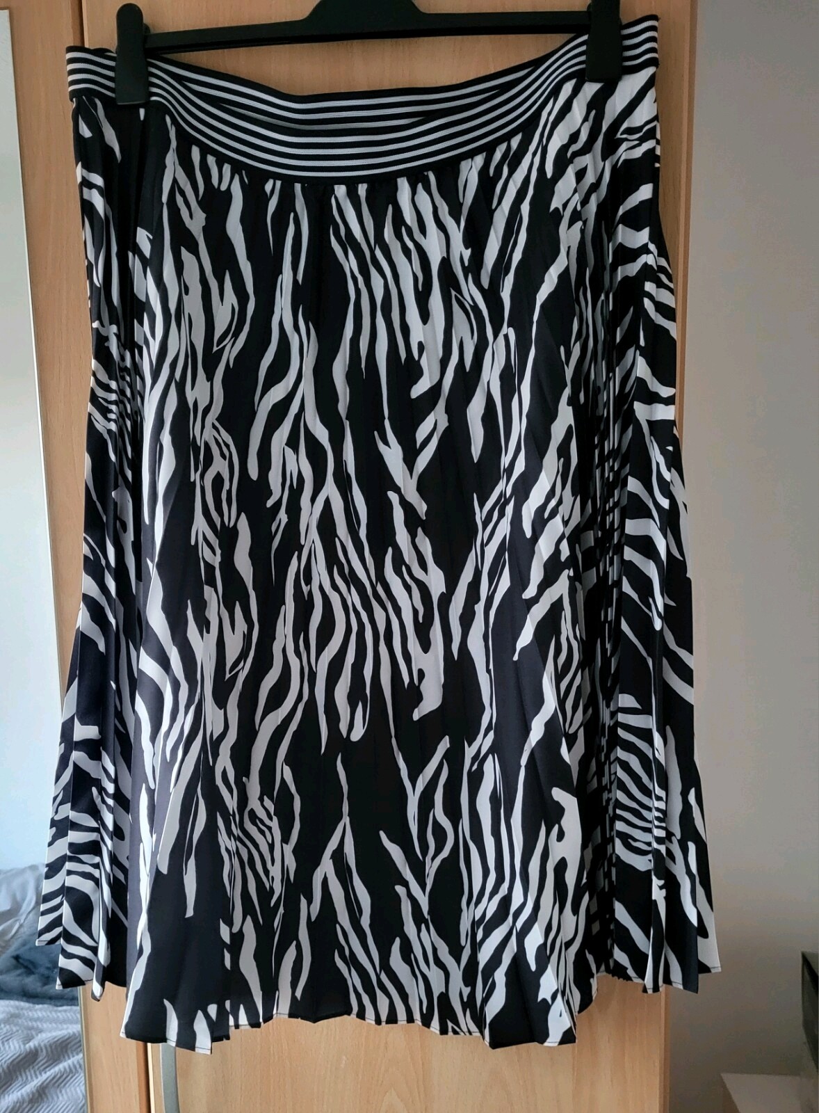 Picture 2 of 5