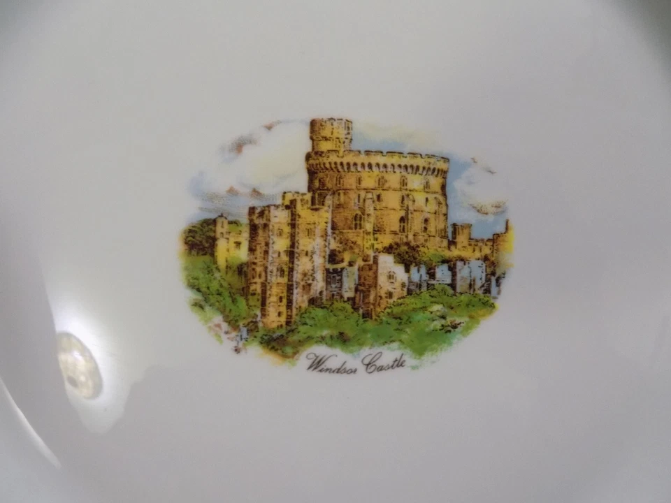Plato de cena de porcelana de hueso con borde azul dorado rococó RARO Inglaterra Castillo de Windsor Foto 3 de 4