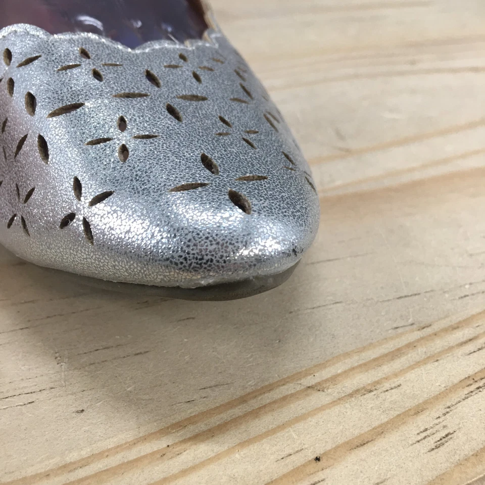 Unionbay Zapatos Mujer 10 M Ballet Pisos Plateados Festoneados Cómodos Informales Parte Superior Baja Foto 4 de 4