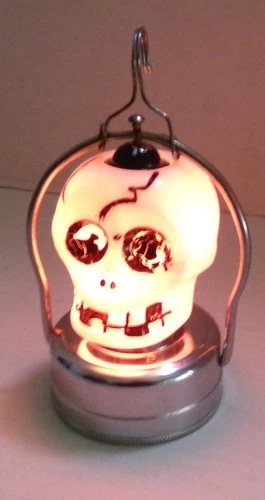 HALLOWEEN MILK GLASS SKULL LANTERN vintage BATTERY OP monster lamp LIGHT WORKS