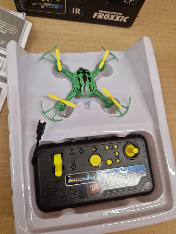 Revell Control RC Mini Drone Froxxic – Infrared Remote-Controlled Quadcopter - Image 2 of 4