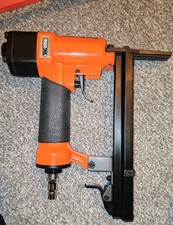 Tacwise A7116LN Long Nose 71 Series Air Upholstery Stapler Staple Tacker Gun