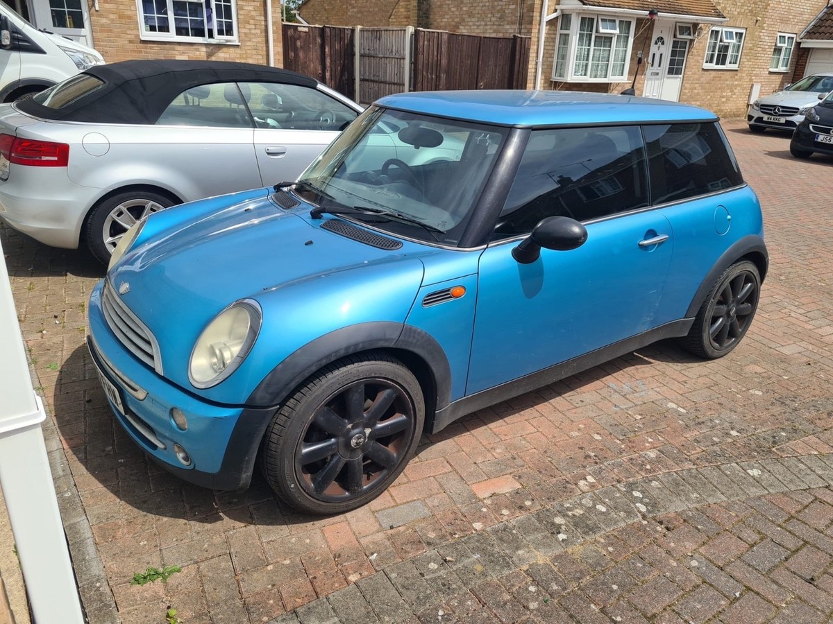 Mini Hatch One 2004
