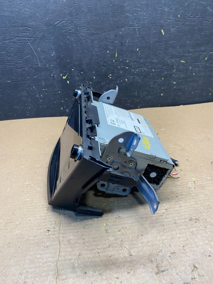 Toyota Prius V 2015 a 2016 receptor de radio estéreo reproductor de CD fabricante de equipos originales q9677 DG Foto 4 de 4