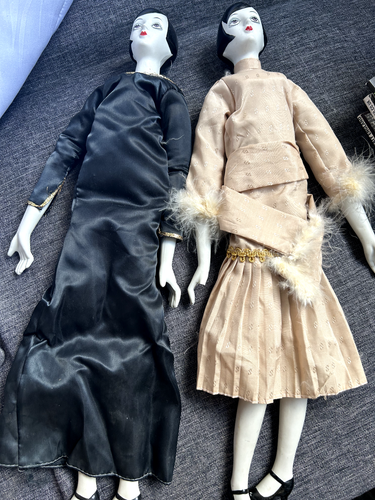 2 x Vintage antike Porzellan Puppen Weichkörper Kleid Kleidung Sammlerpuppe