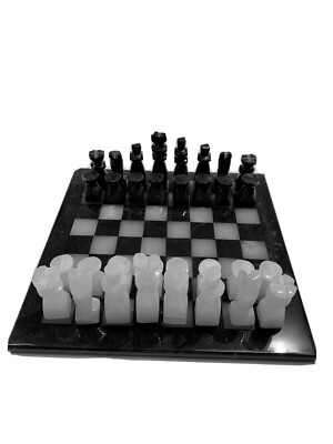 Handgefertigtes Schachspiel aus Marmorstein
