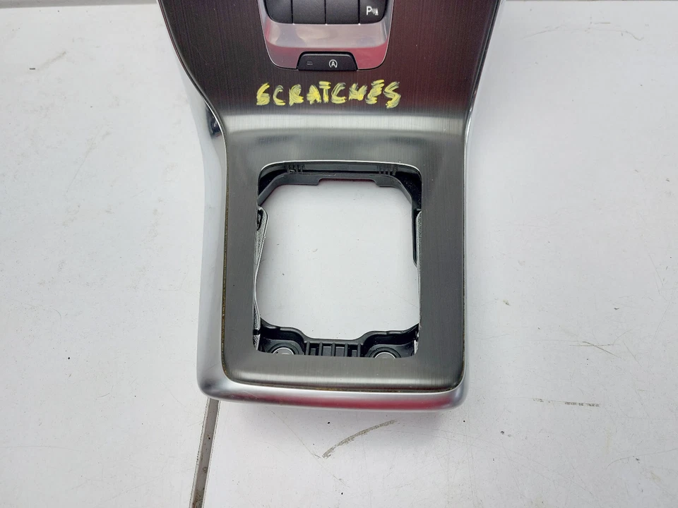 VOLVO V40 CENTRE CONSOLE TRIM WITH MULTIFUNCTION CONTROL SWITCH PANEL 2014 - Image 3 of 4