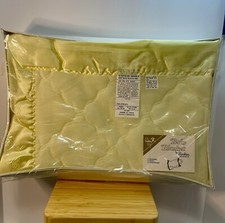 VTG Storktex Superloft Baby Crib Blanket Yellow Satin Trim 36x50 Original Box