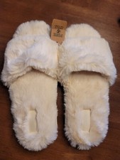 Victoria's Secret PINK Fur Slippers Size Med NWT
