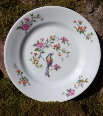 ASSIETTE DE COLLECTION EN PORCELAINE - VERRERIE DES HALLES ( PARIS ) - Photo 1/4