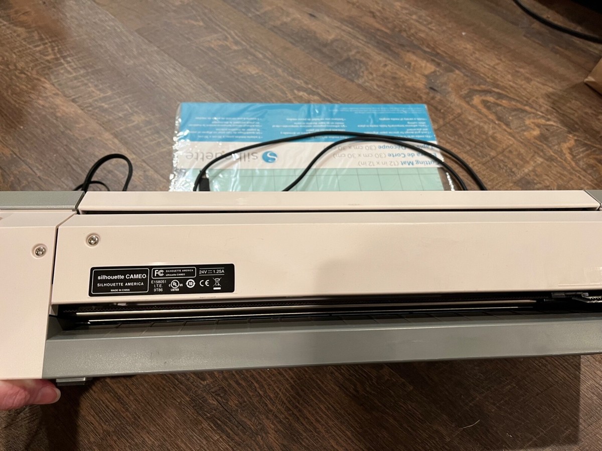 silhouette cameo 1 WITH cutting mat and cords | eBay