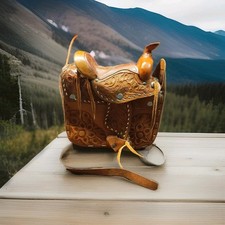 Authentic Vintage 1970  s Hand Tooled Leather Horse Saddle Purse