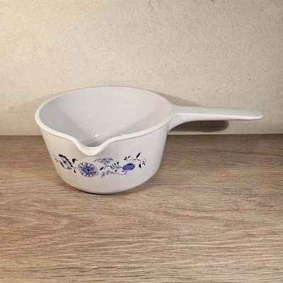 CASSEROLE VISION CORNING FRANCE BLANCHE / MOTIFS BLEUS / VITROCERAMIQUE - Photo 1/4