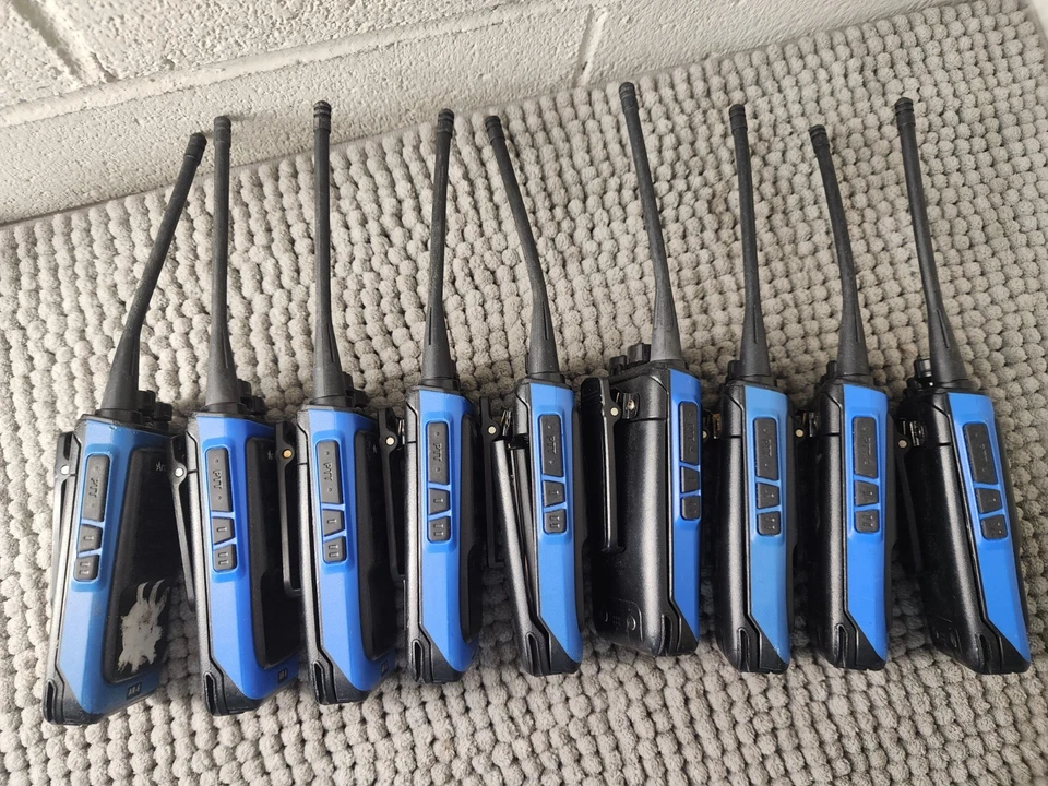 LOT OF 9 Arcshell AR-6 Walkie Talkie Two Way Radio "Untested" - Image 4 of 4