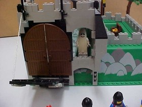 LEGOLAND 6081 KINGS MOUNTAIN FORTRESS COMPLETE WITH BOX VERY NICE 1990