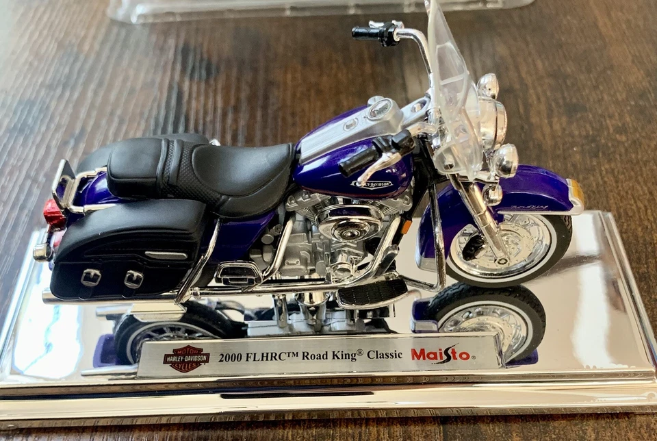 2000 Collectible FLHRC Harley Davidson Road King Classic 1:18 Scale DieCast new - Image 3 of 3