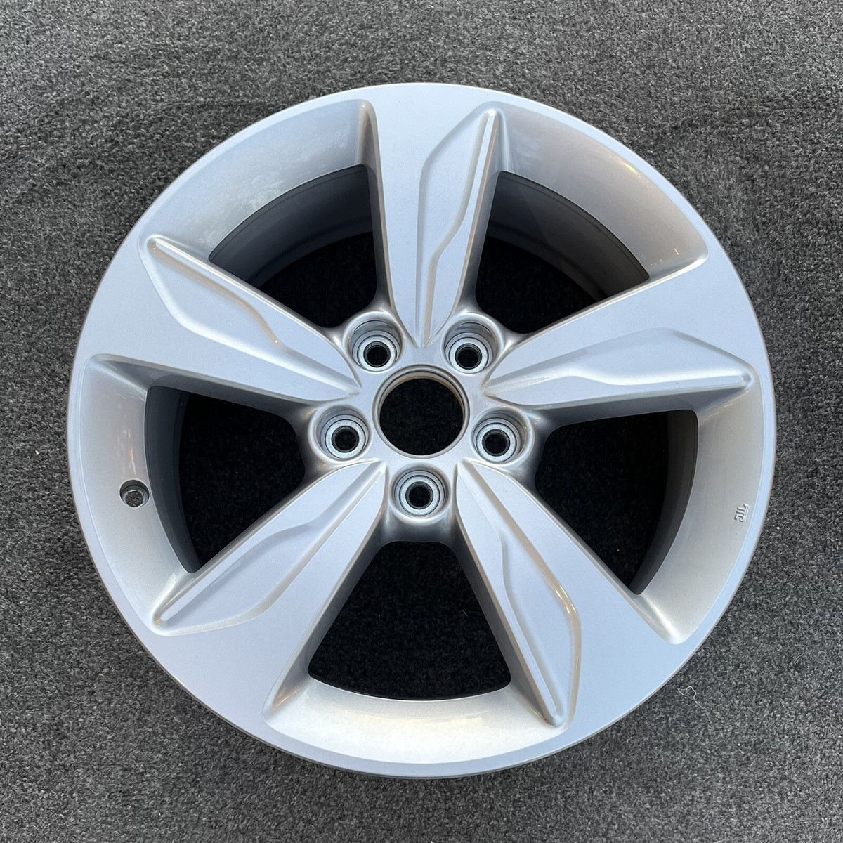 SINGLE 18 INCH WHEEL/RIM HONDA ODYSSEY 2018-2024 OEM MEDIUM SILVER