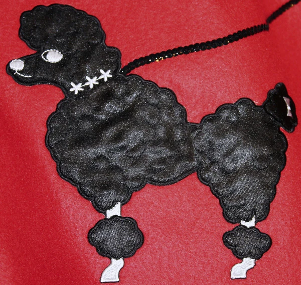 Falda caniche de fieltro rojo _ Talla adulto GRANDE _ Cintura 35"- 42" _ Longitud 25" Foto 2 de 2