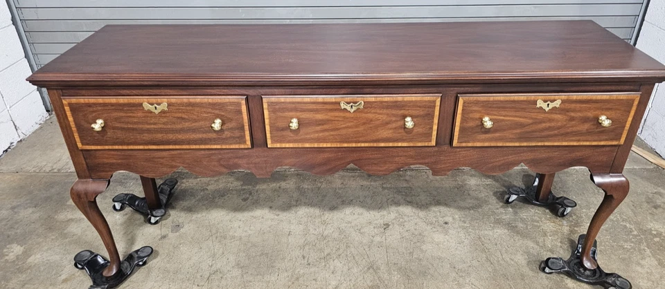 Aparador Henkel Harris Jamestown Collection de mogno com faixas prancha de caça Virgínia - Imagem 4 de 4