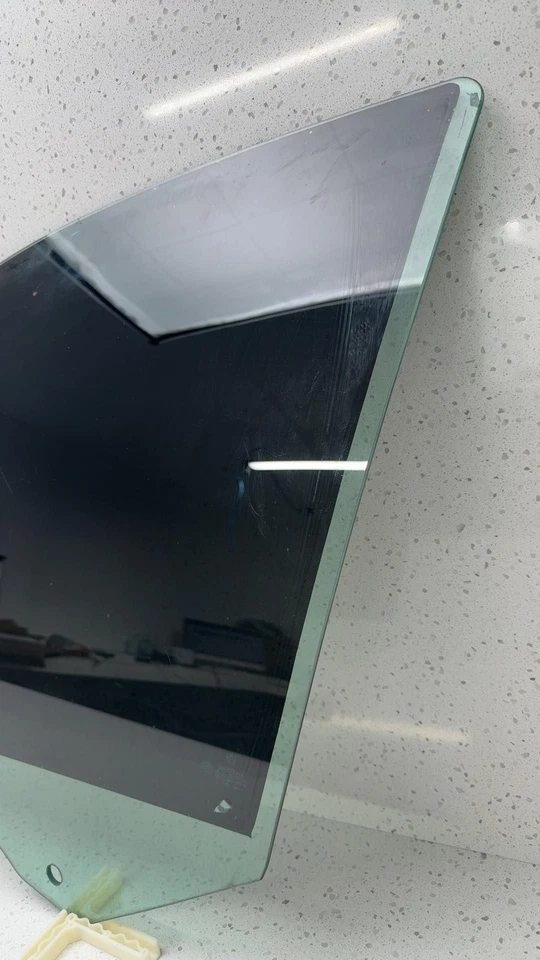 01 02 03 04 MERCEDES C-CLASS Front Door Glass/window Mercedes-Benz Left Foto 4 de 4