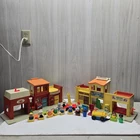 Vtg 1973 Fisher Price Play Family Village #997 Incomplete Little People + Extras