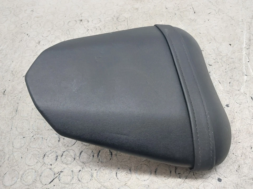 YAMAHA YZF R6 2008 2016 SELLA PASSEGGERO ORIGINALE  13S247500000 Foto 4 de 4