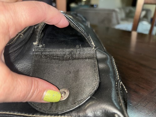 Bolso de Hombro M/L Negro Cartera Cremallera Informal Usado en Excelente Condición Muchos Bolsillos Cierre Seguro - Imagen 9 de 12