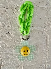 New CUTE  Smiley Face Key Chain  Green  Yellow Acrylic Plastic Style Key Ring