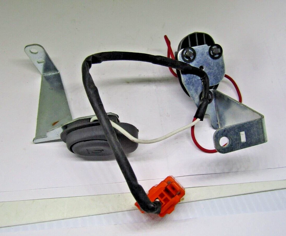 INTERRUPTOR BOCINA FORD ASPIRE 94-97 NUEVO ORIGINAL FORD Foto 3 de 4