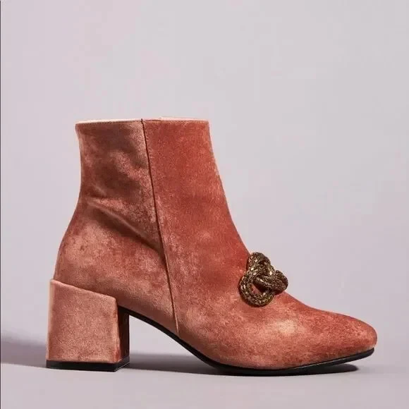 Anthropologie | Botines Stevie Velvet Chain | Nuevos en caja | Talla 38 | $200 Foto 4 de 4