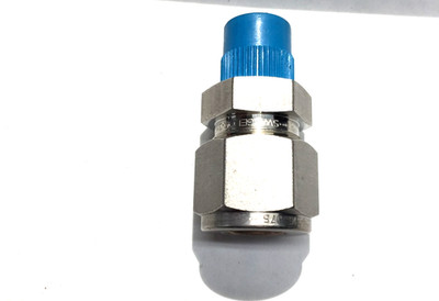 SWAGELOK CONNECTOR FITTING 1/2'' Tube x 1/4'' Male NPT,  SS-810-1-4 (KK)