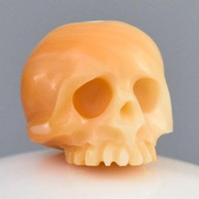 Humain Tête de Mort Perle 12.53mm Abricot Coque Sculpture Main Verticalement
