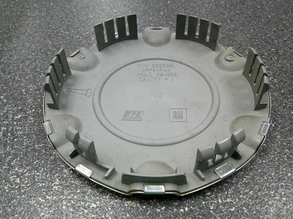 GMC Envoy 2005-2009 y XL 17" OEM tapa central pulida 9595881 6052 - una/1 Foto 4 de 4