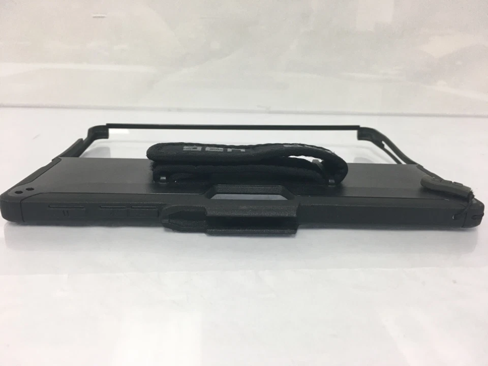 Estuche delgado resistente Urban Armor Gear (UAG) con correa de mano se adapta a Surface Go 4/3/2/1 Foto 4 de 4