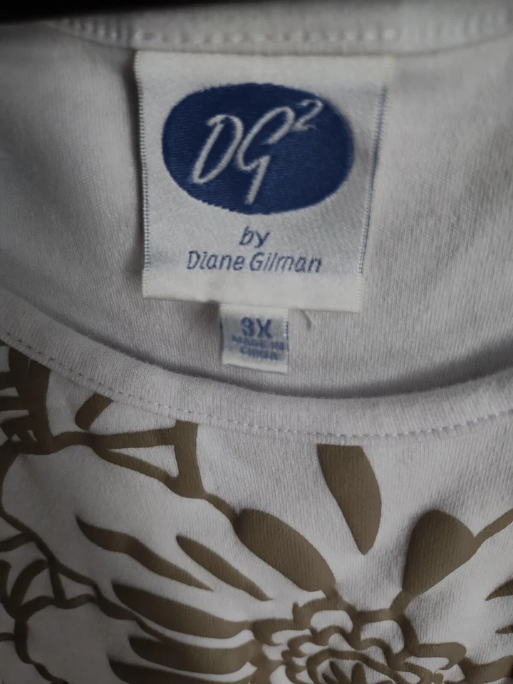 Tanque con estampado de flores dobladillo vieira DG2 por Diane Gilman - 3x - Beige  Foto 2 de 4