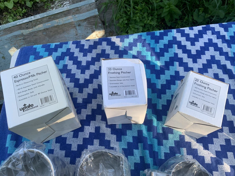 Jarra y agitadores de espuma de acero inoxidable Update International (juego de 6 piezas) Foto 3 de 4