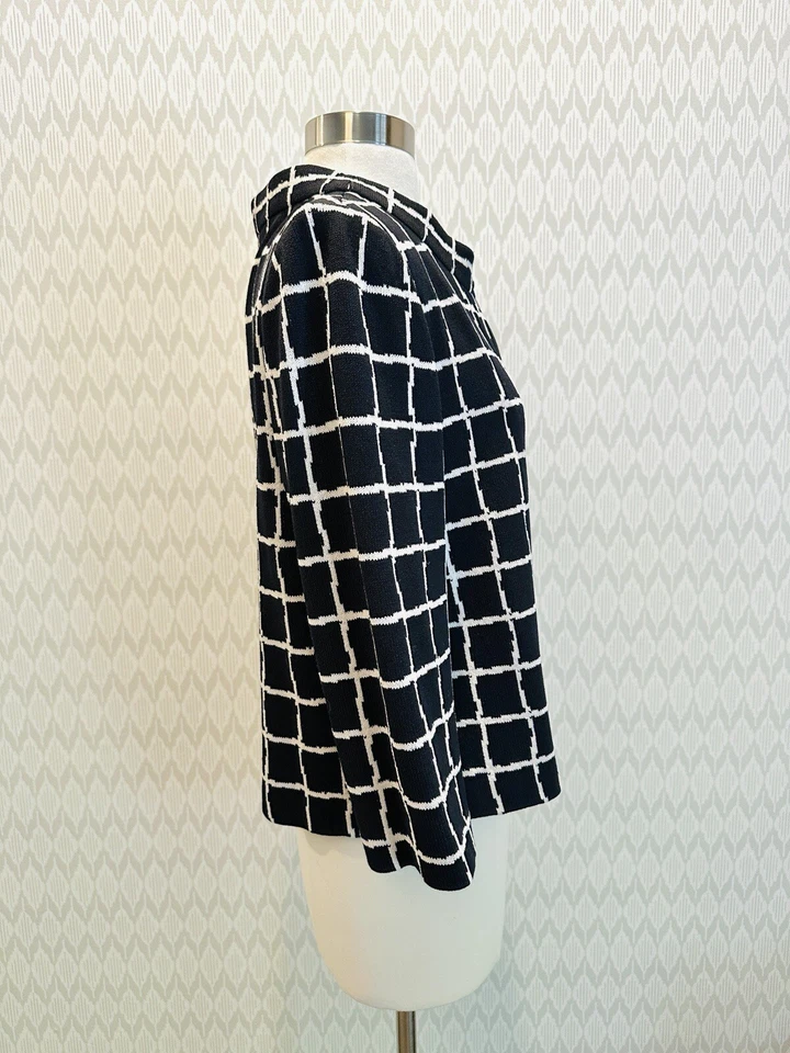St. John Collection Black & White Plaid Window Pattern Button Jacket Size 8 - Image 4 of 4