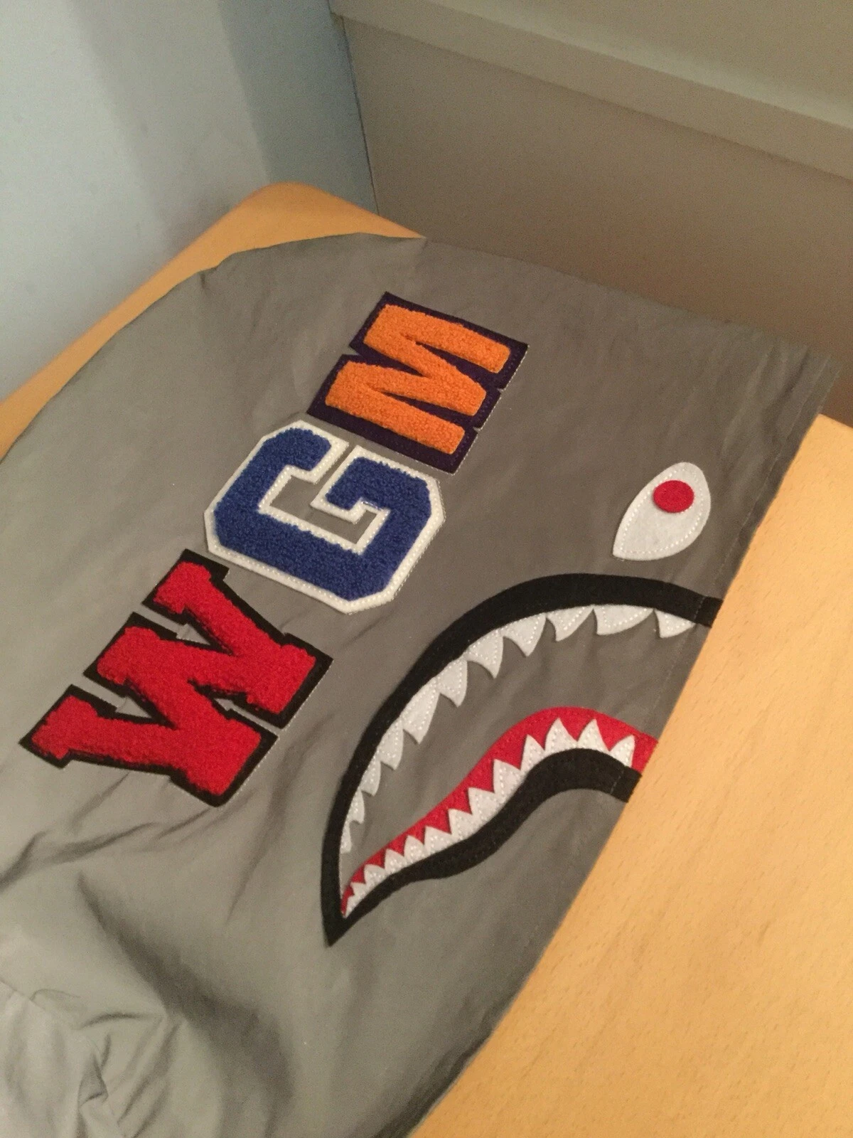 A BATHING APE (BAPE) Felpa con cappuccio squalo Bathing Ape Bape giacca riflettente