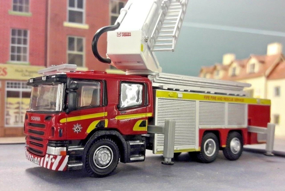 1:76 Scania Fire Engine Oxford Angloco Verna Combined Aerial Ladder Model OO/00 - Image 4 of 4