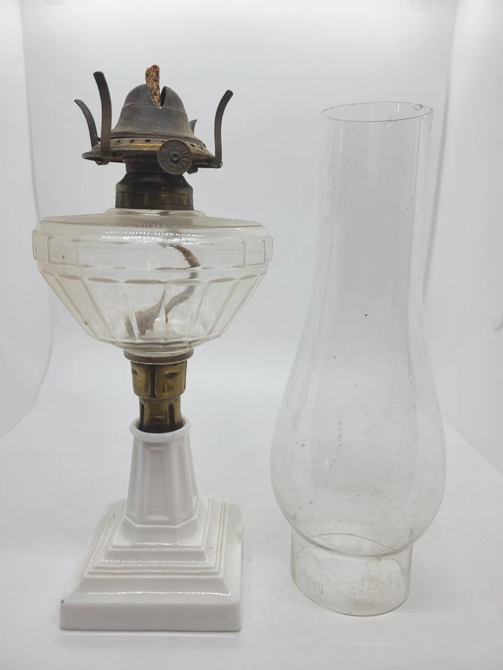 Antique 1800's EDWARD MILLER Victorian Footed Banquet Oil Lamp w/Milk Glass Base - Image 3 of 4