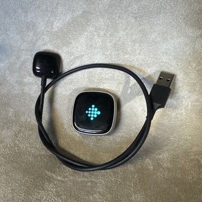 Fitbit Versa 4 Fitness Smartwatch - Silver Tested Works With Charger Read