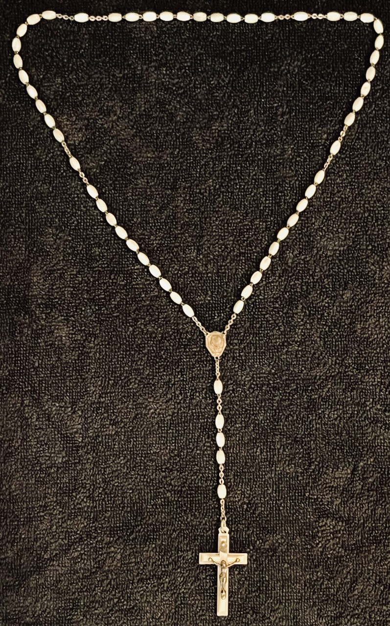 Vintage Perlen Rosenkranz aus Frankreich Weihwasser Art Lourdes