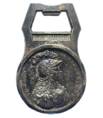 Advertising bottle opener - LOUIS XIV / 3 SUISSES ROUBAIX - FRANCE