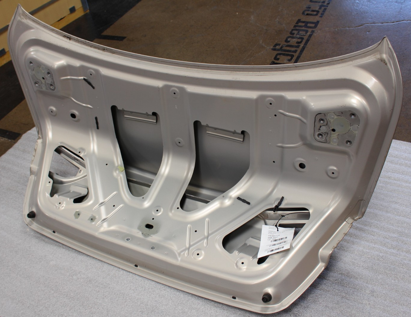 2014 Maserati Quattroporte, Deck Lid, Used, P/N 673005300