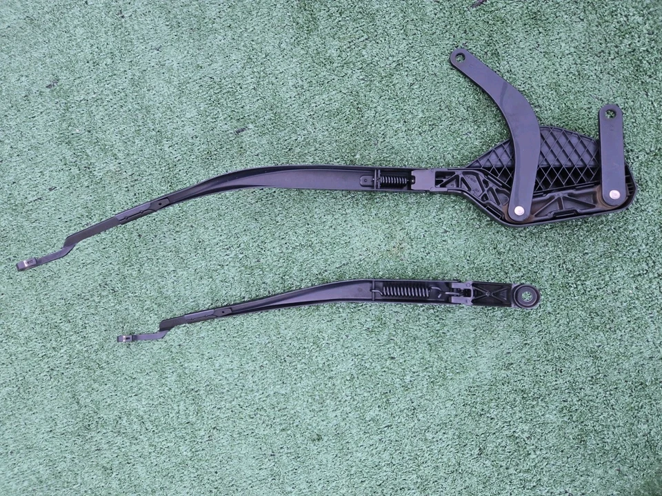 2010-2015 Lexus RX450H Wiper Arm Set Front Left & Right Wiper Arm  Pair 10-15 - Image 2 of 4