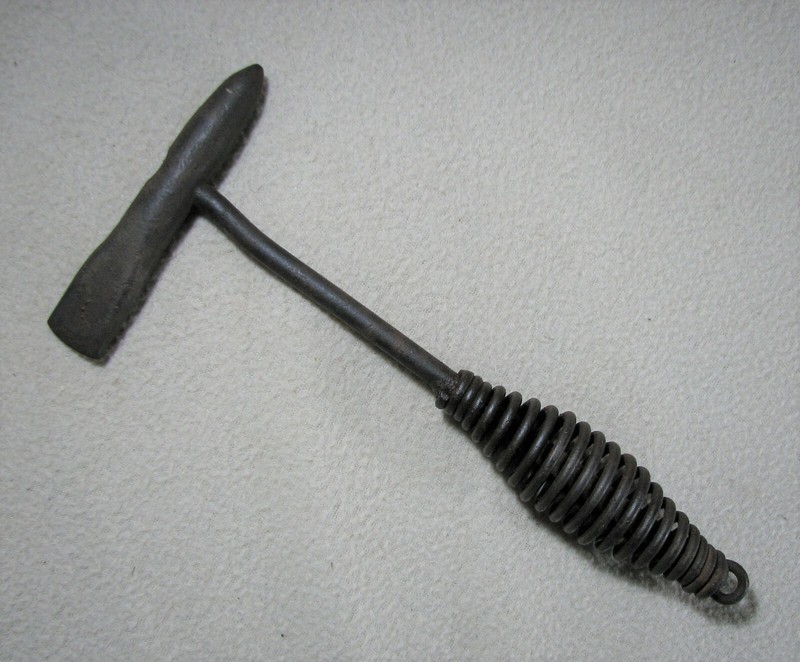 VINTAGE WELDING CHIPPING HAMMER; SLAG REMOVER; KNOCK OFF TOOL w COIL HANDLE
