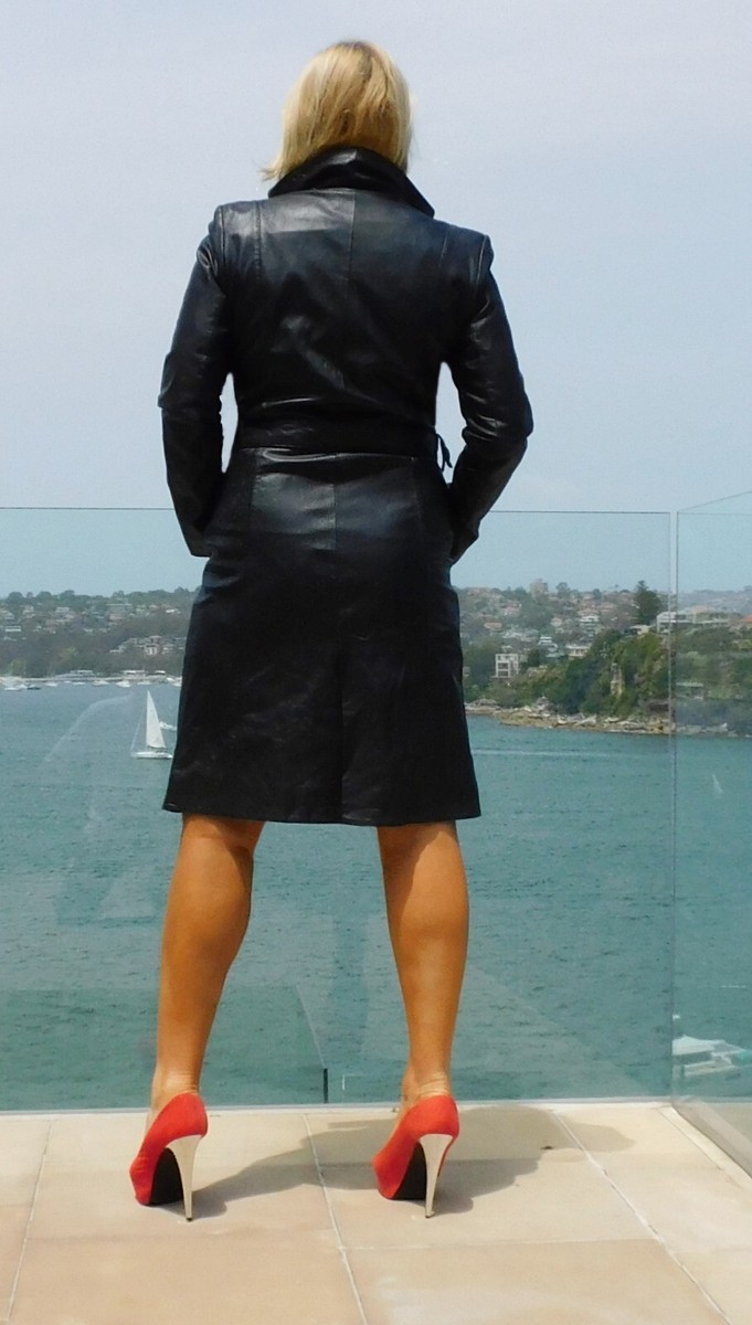 VINTAGE Formula Joven Super Chic Black Leather Retro Coat